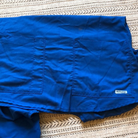 Set of two grey’s anatomy scrubs - Picture 6 of 8